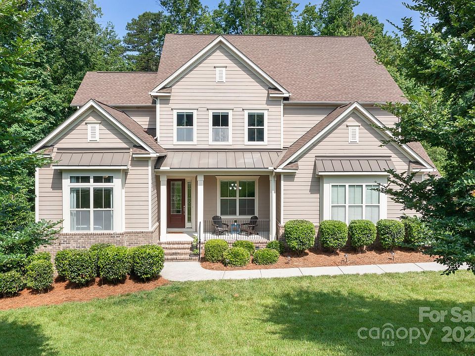 1st image of 337 Monteray Oaks Cir