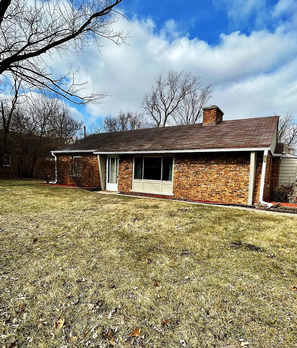 1208 Hickory Rd photo 1