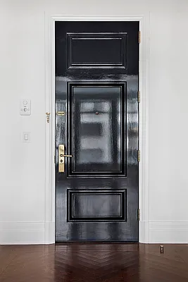 Sold by NYLON Real Estate | media 23