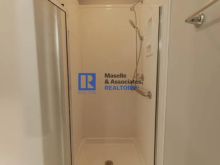 114 Fox Meadow Dr — Photo 31