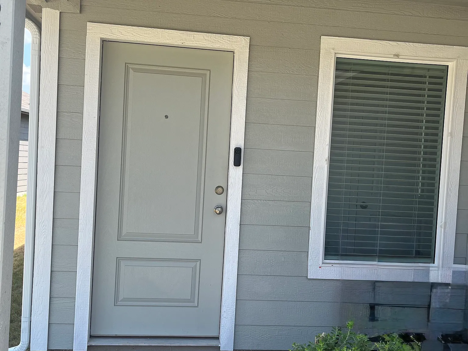3 bed, 1402 sqft, $2,150 — Photo 4