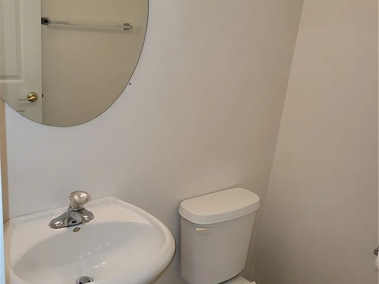 9275 Hollander Ave — Photo 11