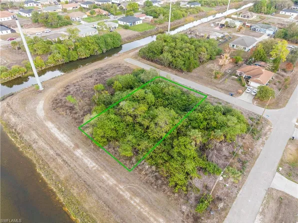 52 Loraine AVE S, LEHIGH ACRES, FL 33976