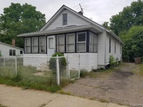 50 Gillespie Ave, Pontiac, MI 48341