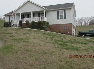 344 Gaut Rd, Dandridge, TN 37725