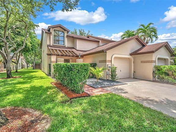 3rd image of 10060 SW 137th Ct