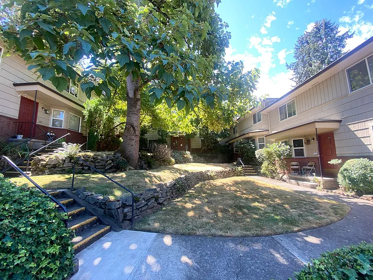 6634 E Burnside St #A — Photo 2