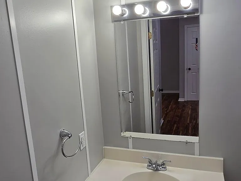 434 Hillside Dr — Photo 6