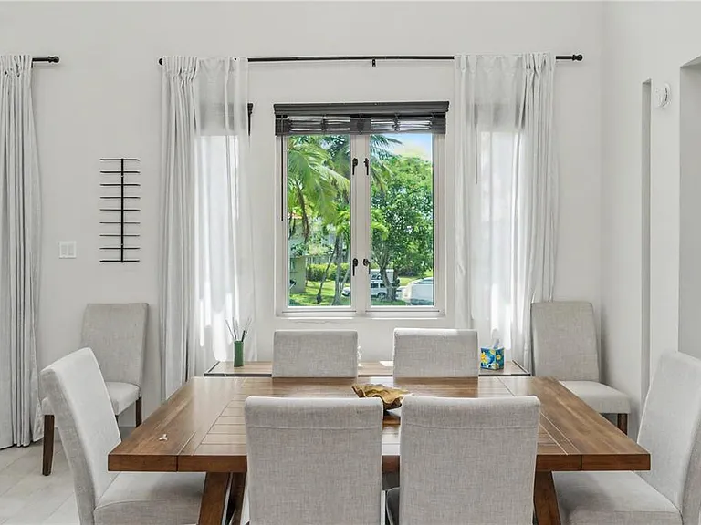86 Lakeside Villas A B2 — Photo 3