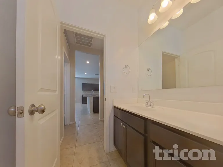 31026 W Earll Dr — Photo 17