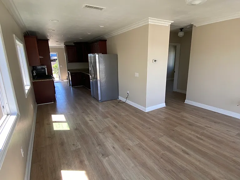 1030 E M St — Photo 7