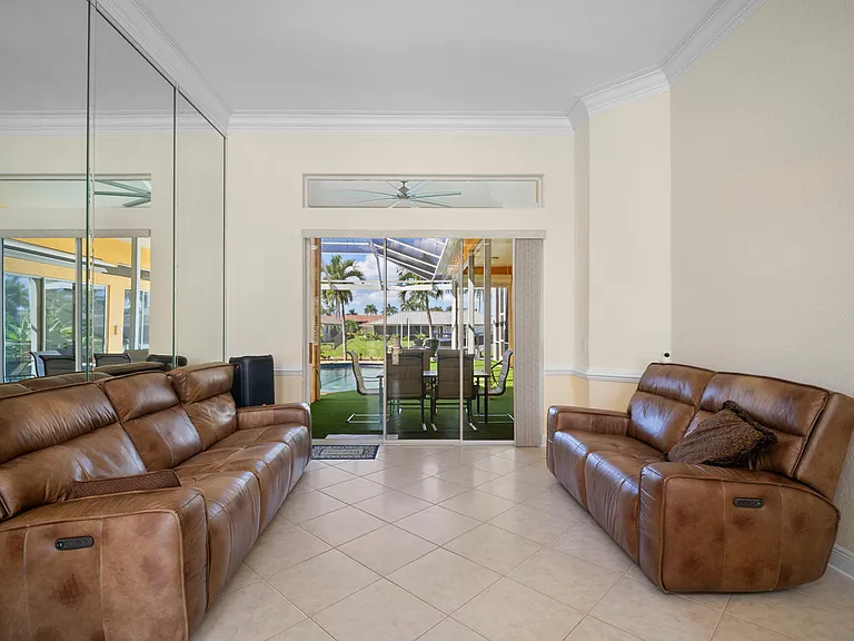 5024 SW 8th Pl — Photo 9