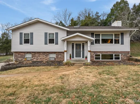 104 Forest Hills Dr, Eureka, MO 63025