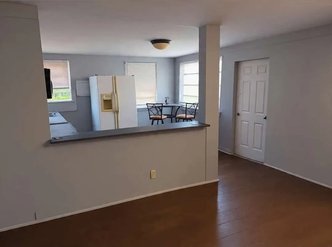 2 bed, 900 sqft, $1,000 — Photo 3