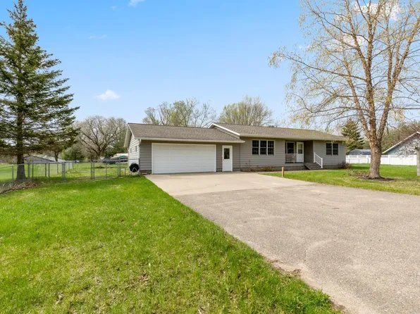 927 W 2nd St, Pillager, MN 56473