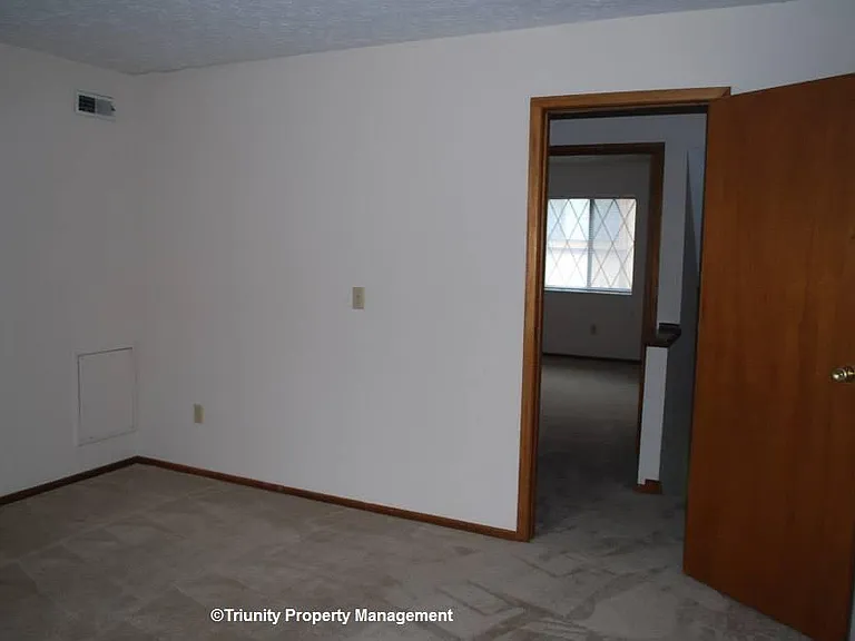 5491-5513 Kenneylane Blvd — Photo 20