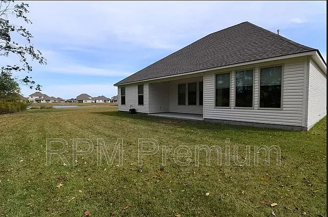 Building Photo - 40169 Anna Oak Ave