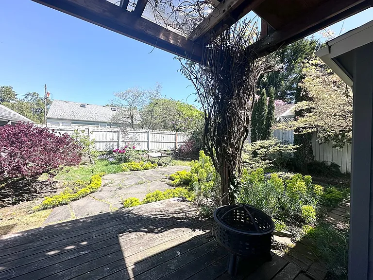 1928 NE 64th Ave — Photo 16