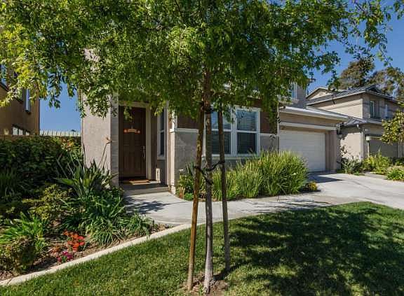 3rd image of 185 Pelican Pointe Ct