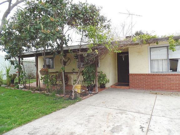 2nd image of 18614 Sequoia Ave