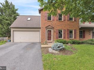 33 Pebble Creek Dr, Lititz, PA 17543