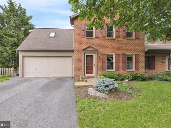33 Pebble Creek Dr, Lititz, PA 17543