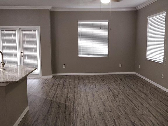 3rd image of 7451 Arlington Grove Cir