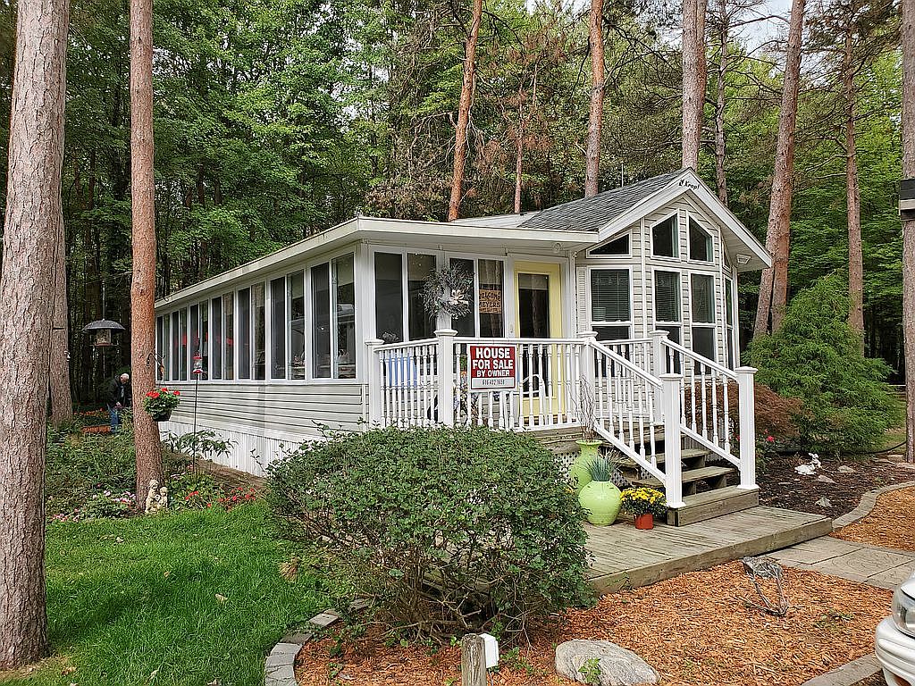 8275 Warner St, Allendale, MI 49401 Zillow