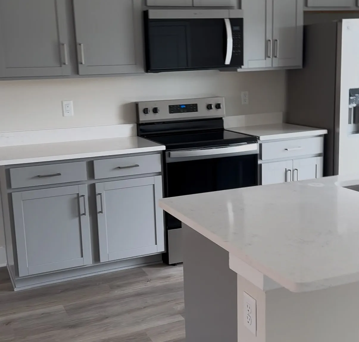 4 bed, 3.5 bath, 1589 sqft, $2,195 — Photo 2
