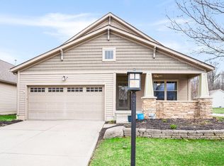 300 Woods Edge Loop, Pataskala, OH 43062