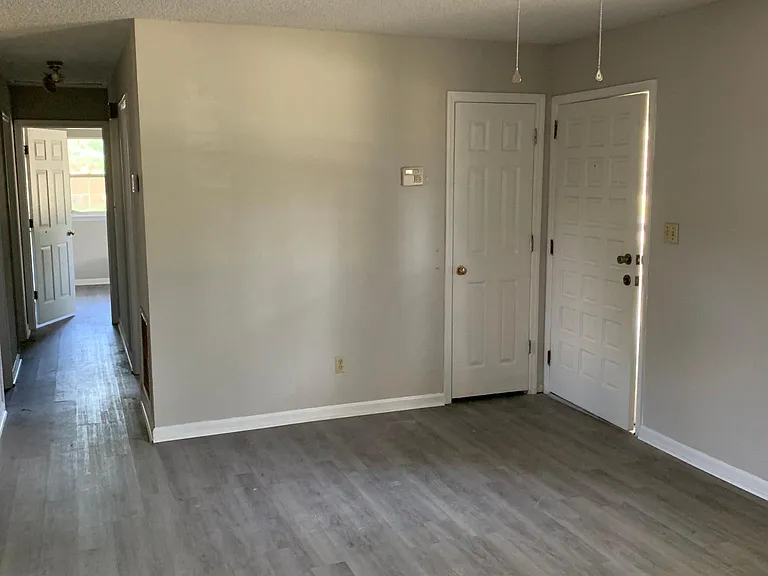 118 Stewart Ct — Photo 8