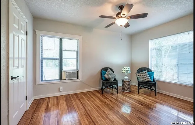3 bed, 1.0 bath, 1276 sqft, $1,495 — Photo 4