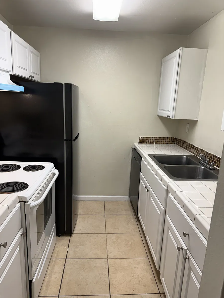 Building Photo - 3620 Verde Dr #103
