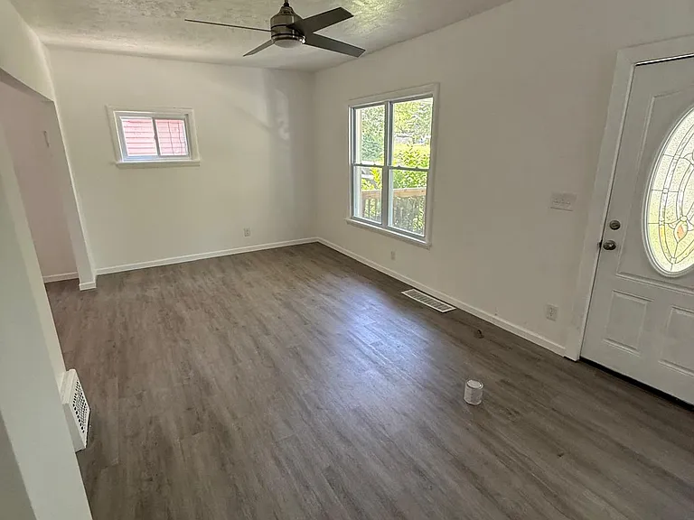 10601 Mount Auburn Ave — Photo 3