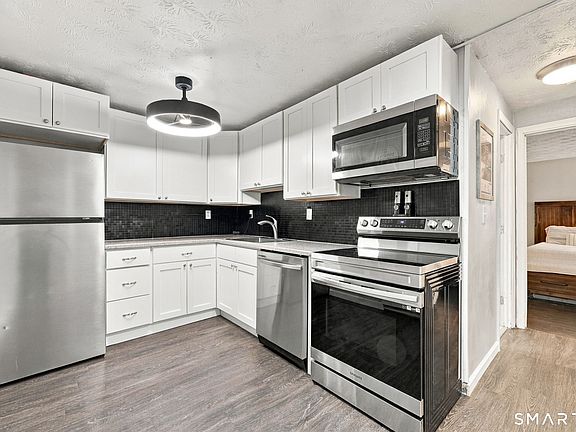 5th image of 949 Pleasant Valley Road #4-3