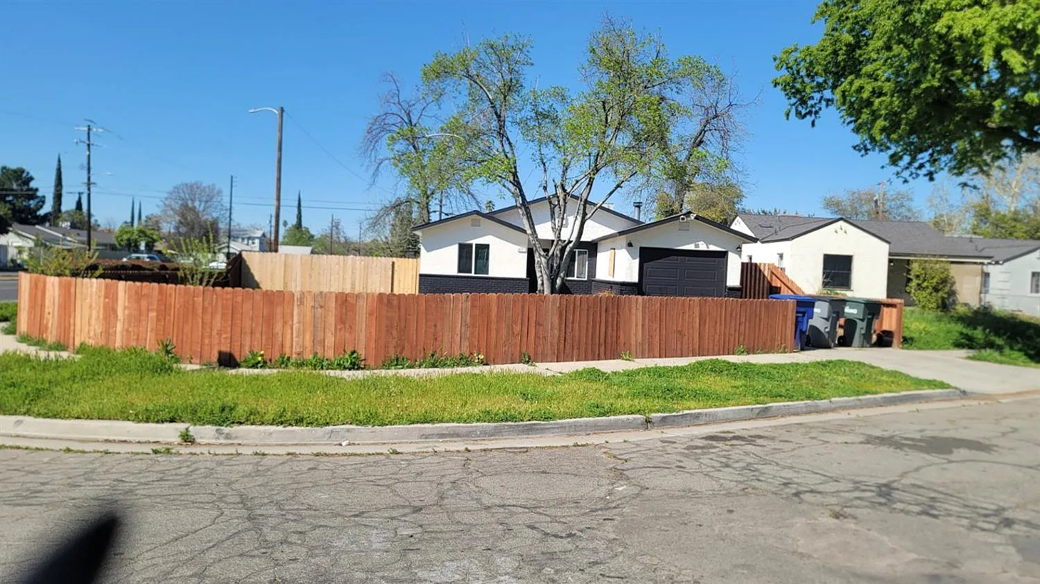 4211 E Ball Ave photo 1