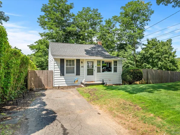 120 Lookout Drive, Sound Beach, NY 11789
