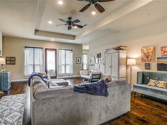 4th image of 2 Winding Creek Ct