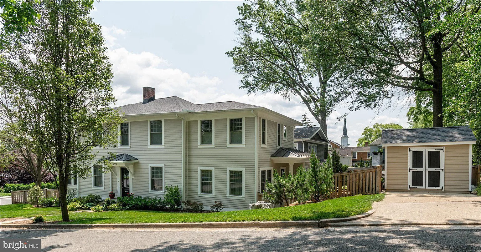 200 W Monroe Ave photo 1