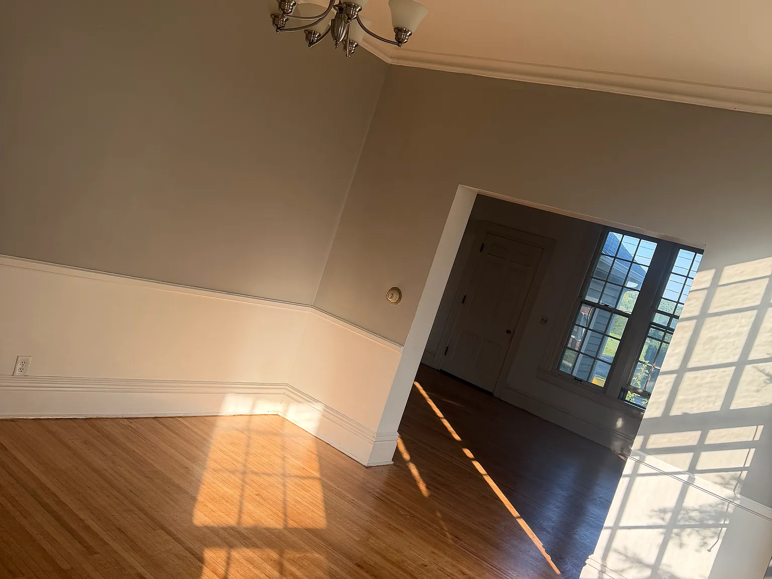 2 bed, 3572 sqft, $1,250 — Photo 1