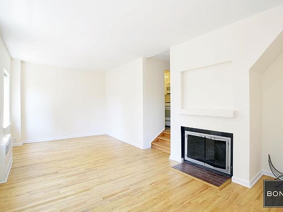 4th image of 201 E 12th St APT 509