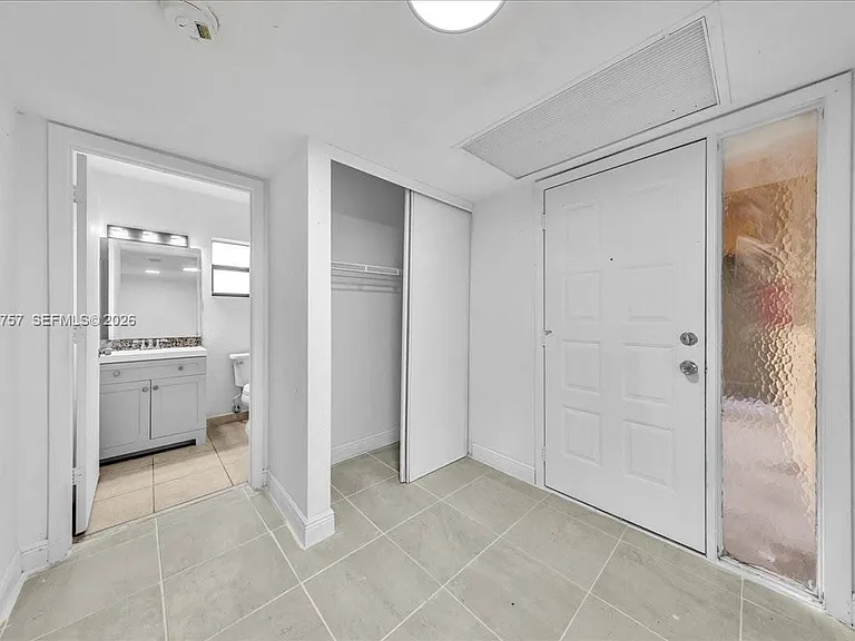 3814 Coral Tree Cir #3814 — Photo 14