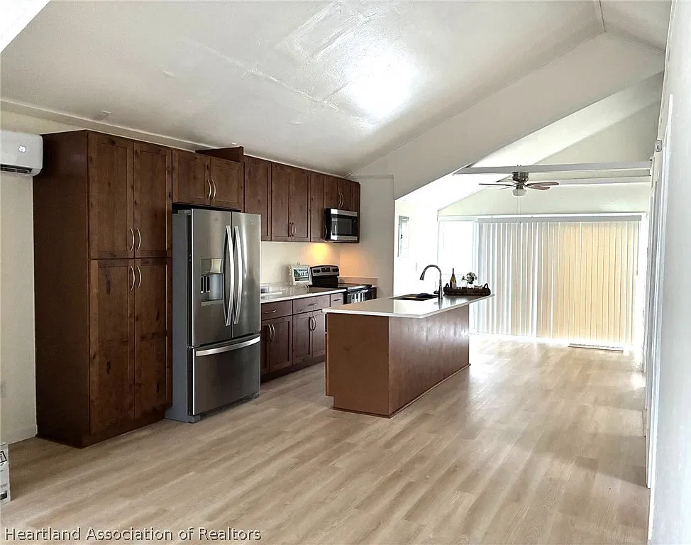 2 bed, 1.0 bath, 792 sqft, $1,700 — Photo 3