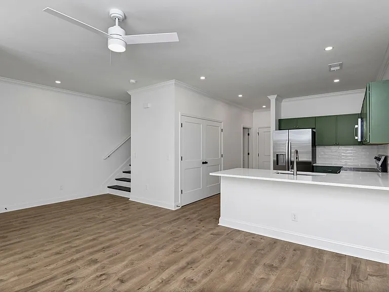 609 S Edisto Ave #I — Photo 6