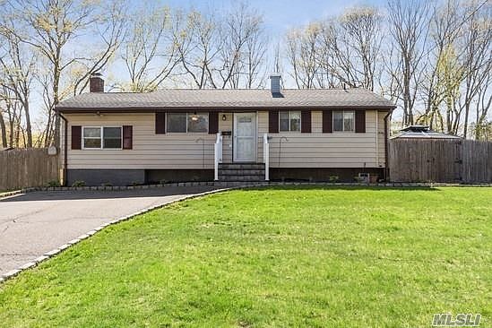 2nd image of 18 Antler Ln