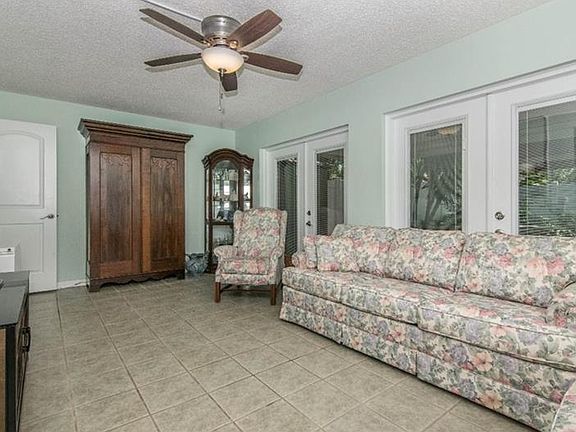 4th image of 3204 W De Leon St #A