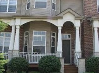 6031 River Bend Dr, Lisle, IL 60532