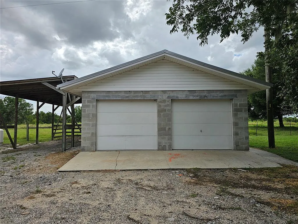 2 bed, 1.0 bath, 1492 sqft, $2,200 — Photo 2