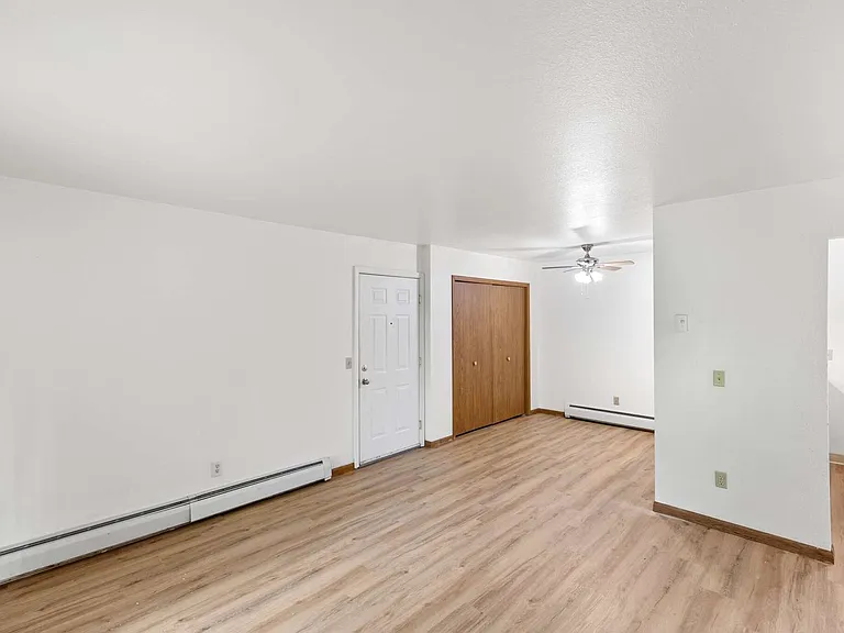 York Hills Apartments ( York Hills Apts LLC) — Photo 11