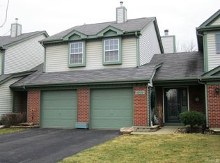 1929 Wellington Pl, Downers Grove, IL 60516